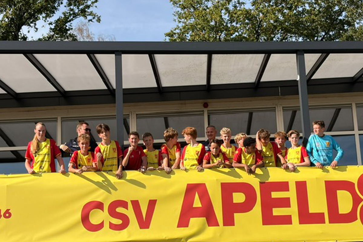 csv Apeldoorn O14-2 pakt kampioenschap in eerste klasse
