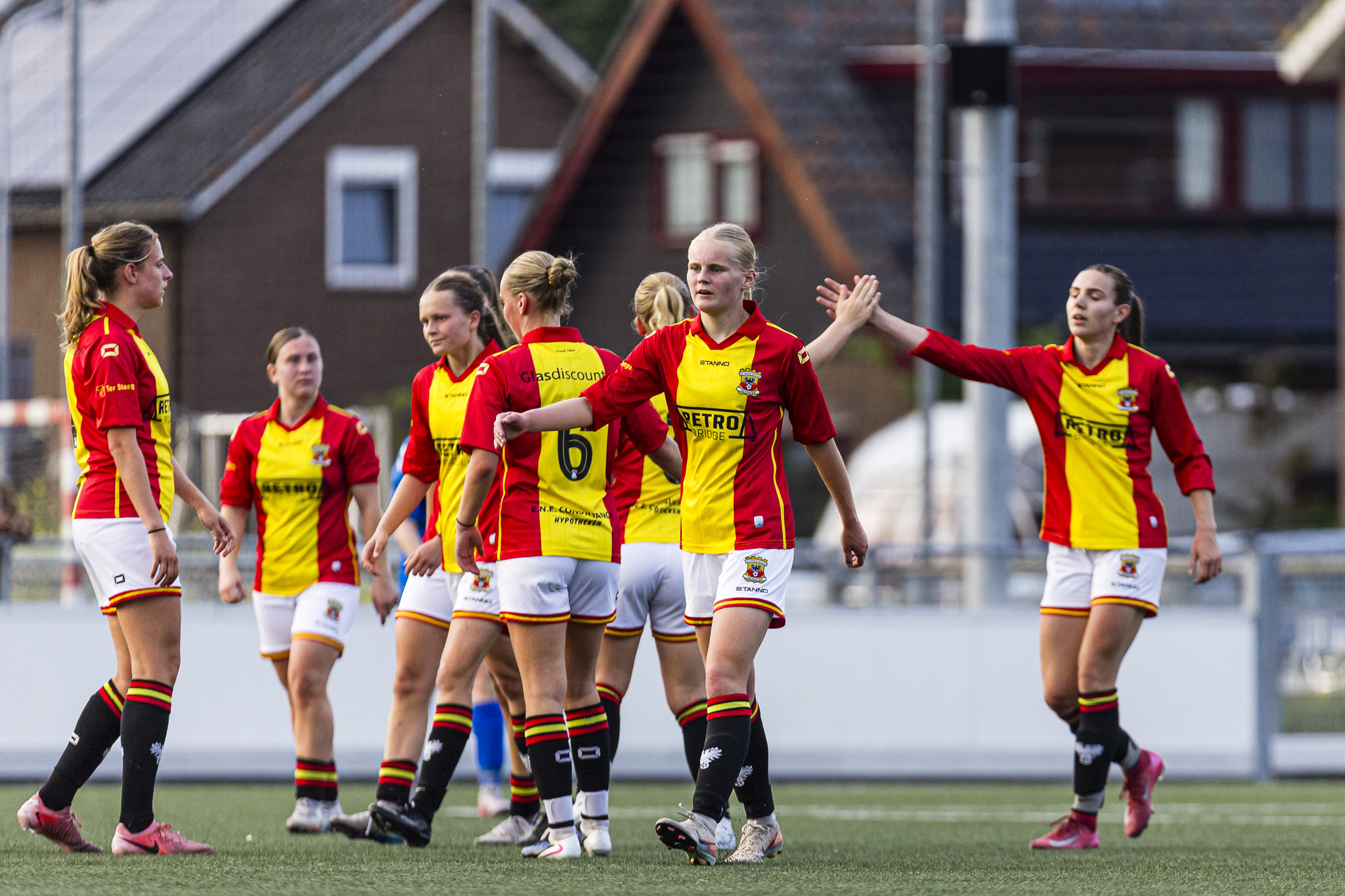 Eerste thuiswedstrijd Go Ahead Eagles Vrouwen op Sportpark Orderbos