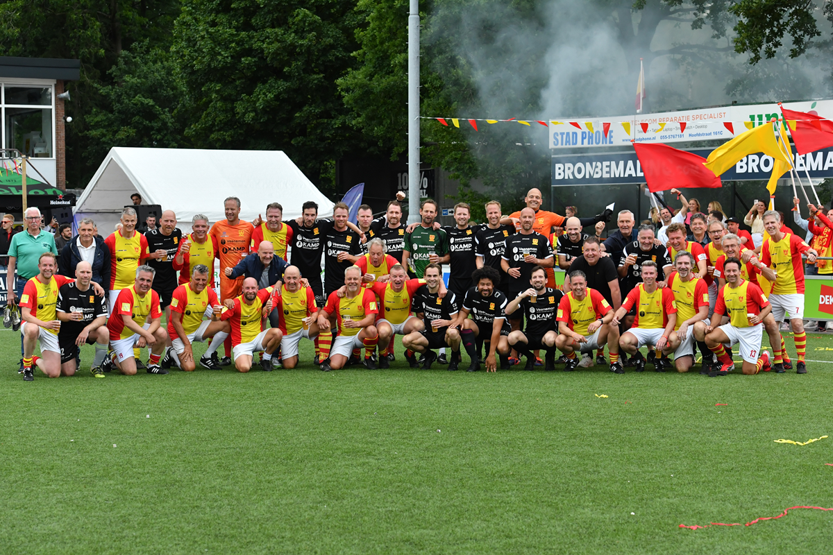 Old Stars maken hun rentree in jubileumduel vol nostalgie