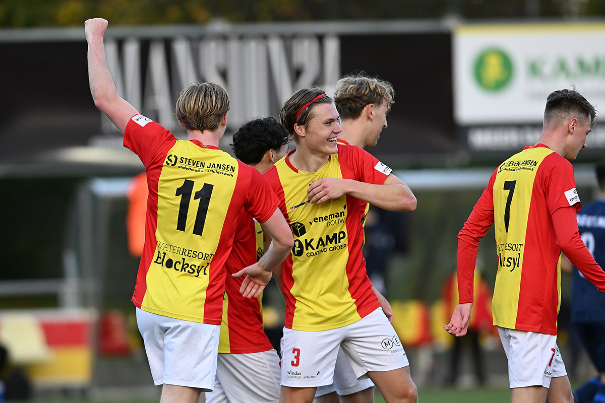 csv Apeldoorn voor zespuntenwedstrijd naar Zwolle