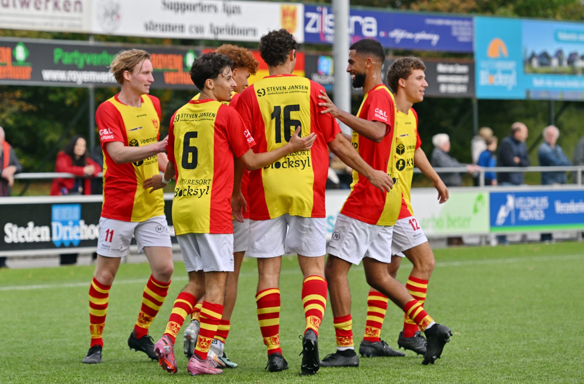 csv Apeldoorn speelt uitwedstrijd tegen DOS Kampen