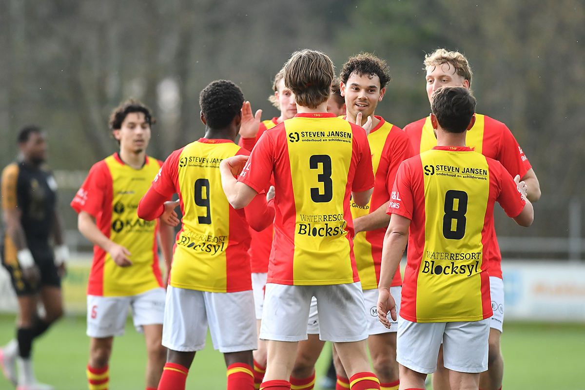 csv Apeldoorn verslaat Unicum