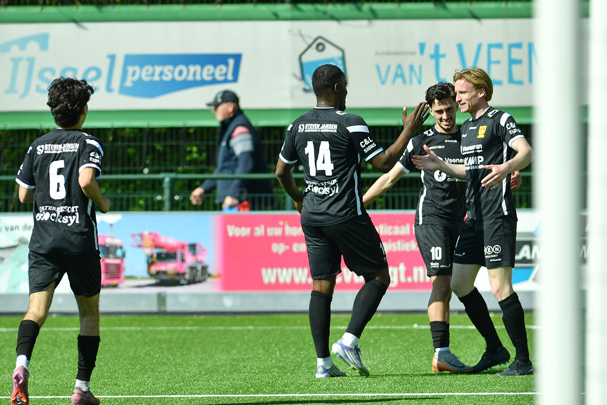 csv Apeldoorn te sterk voor KHC