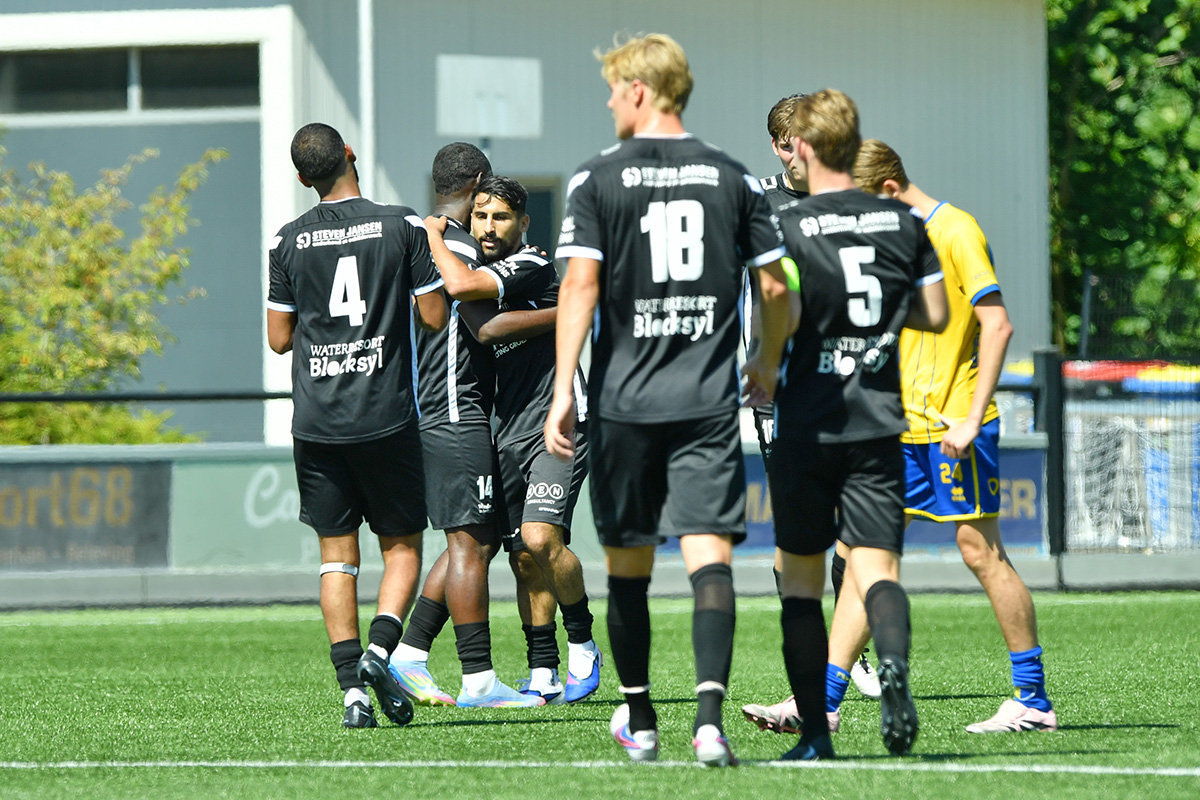 csv Apeldoorn wint in Doetinchem van DZC '68